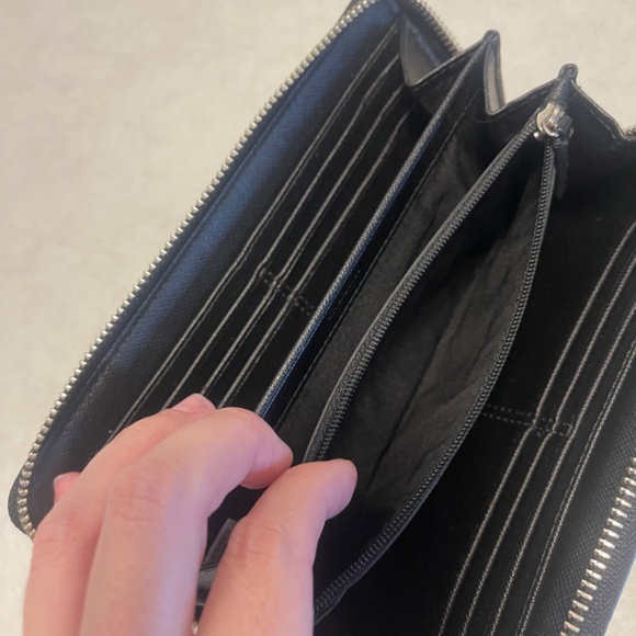 Authentic Coach Black Leather Wallet (like new) - Picture 5 of 12
